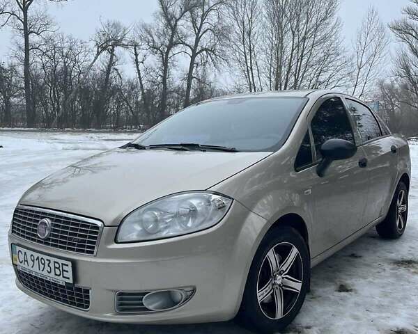 Серый Фиат Линеа, объемом двигателя 1.37 л и пробегом 33 тыс. км за 6450 $, фото 3 на Automoto.ua