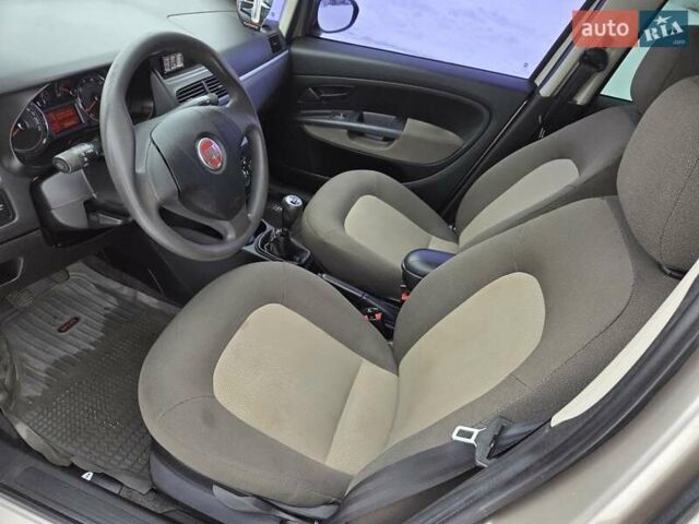 Серый Фиат Линеа, объемом двигателя 1.4 л и пробегом 33 тыс. км за 5900 $, фото 8 на Automoto.ua