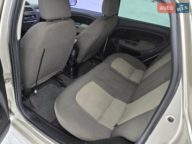 Серый Фиат Линеа, объемом двигателя 1.4 л и пробегом 33 тыс. км за 5900 $, фото 11 на Automoto.ua