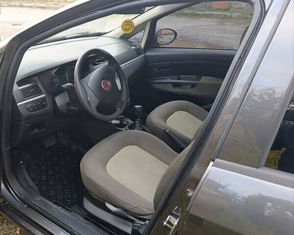 Сірий Фіат Лінеа, об'ємом двигуна 1.6 л та пробігом 218 тис. км за 4500 $, фото 4 на Automoto.ua