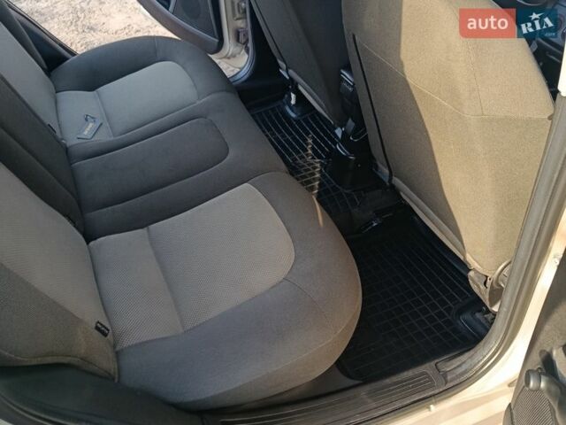 Сірий Фіат Лінеа, об'ємом двигуна 1.37 л та пробігом 34 тис. км за 6250 $, фото 8 на Automoto.ua