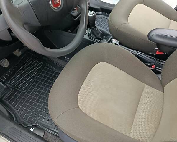 Сірий Фіат Лінеа, об'ємом двигуна 1.37 л та пробігом 33 тис. км за 6250 $, фото 5 на Automoto.ua