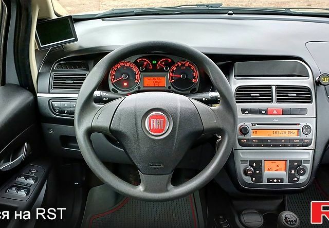 Серый Фиат Линеа, объемом двигателя 1.3 л и пробегом 53 тыс. км за 7700 $, фото 8 на Automoto.ua