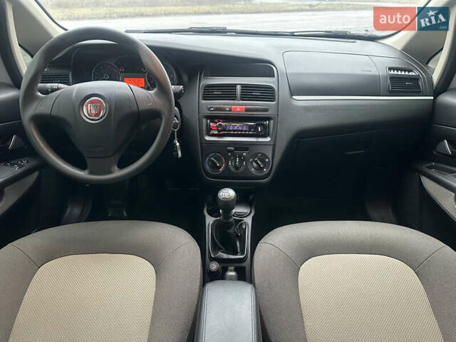 Серый Фиат Линеа, объемом двигателя 1.37 л и пробегом 44 тыс. км за 5100 $, фото 15 на Automoto.ua
