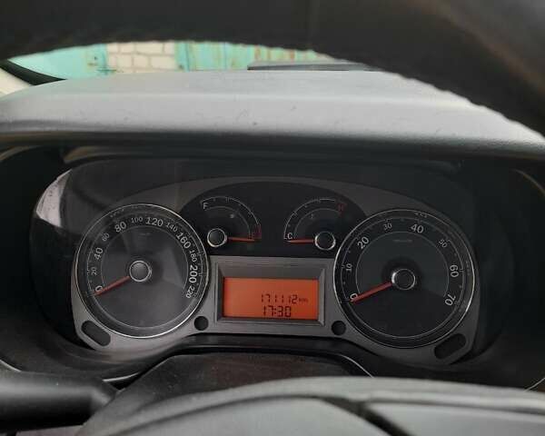 Серый Фиат Линеа, объемом двигателя 1.37 л и пробегом 180 тыс. км за 4900 $, фото 8 на Automoto.ua