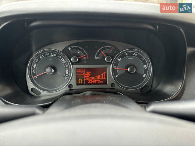 Серый Фиат Линеа, объемом двигателя 1.37 л и пробегом 235 тыс. км за 4500 $, фото 14 на Automoto.ua