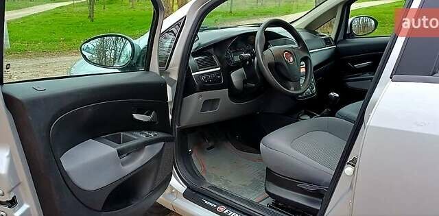 Серый Фиат Линеа, объемом двигателя 1.3 л и пробегом 53 тыс. км за 7700 $, фото 3 на Automoto.ua