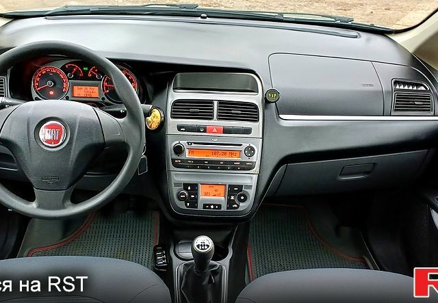 Серый Фиат Линеа, объемом двигателя 1.3 л и пробегом 53 тыс. км за 7700 $, фото 7 на Automoto.ua