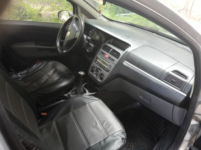 Серый Фиат Линеа, объемом двигателя 1.4 л и пробегом 200 тыс. км за 4200 $, фото 4 на Automoto.ua