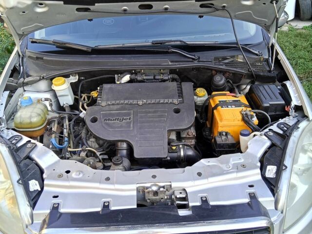 Серый Фиат Линеа, объемом двигателя 1.2 л и пробегом 254 тыс. км за 4600 $, фото 3 на Automoto.ua