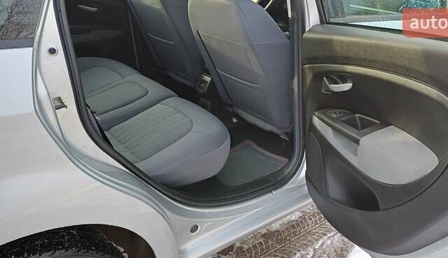 Сірий Фіат Лінеа, об'ємом двигуна 1.25 л та пробігом 54 тис. км за 7700 $, фото 7 на Automoto.ua