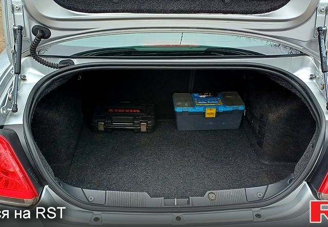 Серый Фиат Линеа, объемом двигателя 1.3 л и пробегом 53 тыс. км за 7700 $, фото 11 на Automoto.ua