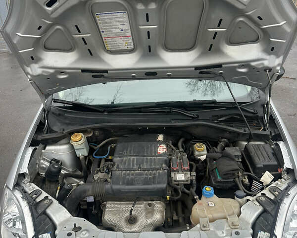 Серый Фиат Линеа, объемом двигателя 1.37 л и пробегом 44 тыс. км за 5100 $, фото 19 на Automoto.ua