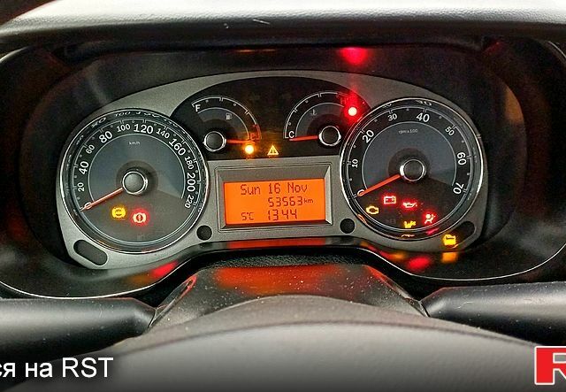 Серый Фиат Линеа, объемом двигателя 1.3 л и пробегом 53 тыс. км за 7700 $, фото 9 на Automoto.ua