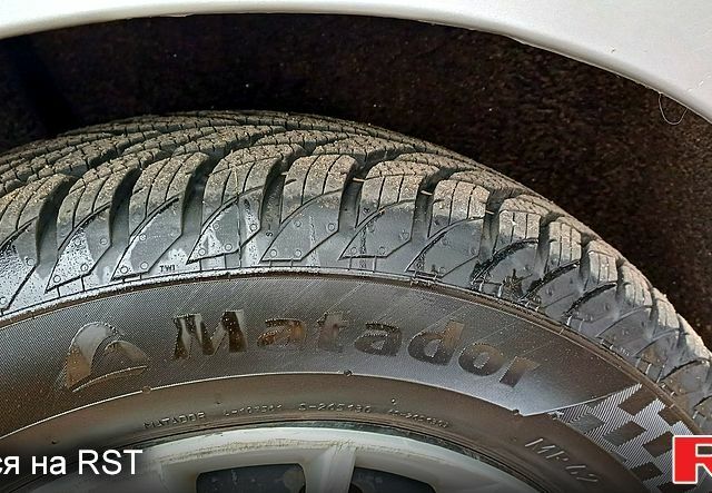 Серый Фиат Линеа, объемом двигателя 1.3 л и пробегом 53 тыс. км за 7700 $, фото 12 на Automoto.ua