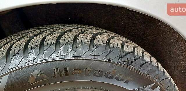 Серый Фиат Линеа, объемом двигателя 1.3 л и пробегом 53 тыс. км за 7700 $, фото 11 на Automoto.ua