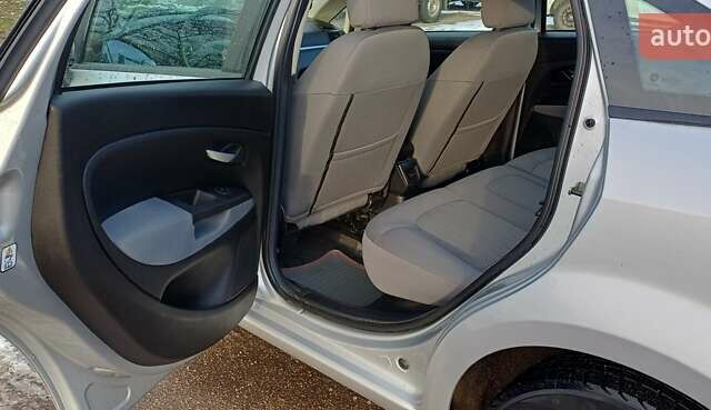 Сірий Фіат Лінеа, об'ємом двигуна 1.25 л та пробігом 54 тис. км за 7700 $, фото 5 на Automoto.ua