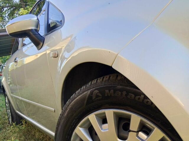 Серый Фиат Линеа, объемом двигателя 1.2 л и пробегом 254 тыс. км за 4600 $, фото 7 на Automoto.ua