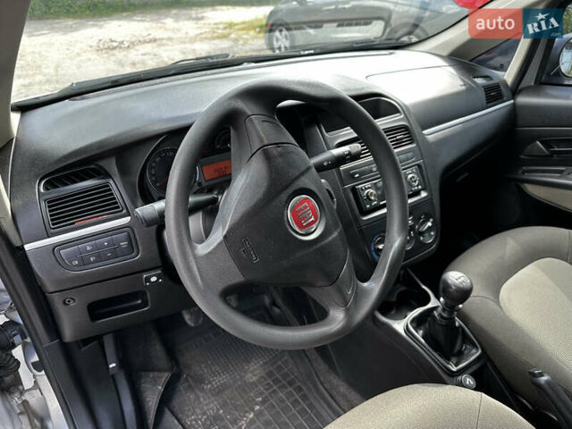 Серый Фиат Линеа, объемом двигателя 1.37 л и пробегом 262 тыс. км за 3600 $, фото 13 на Automoto.ua