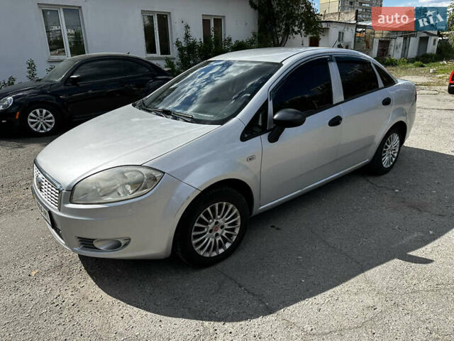 Серый Фиат Линеа, объемом двигателя 1.37 л и пробегом 262 тыс. км за 3600 $, фото 2 на Automoto.ua