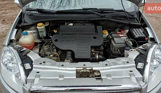 Сірий Фіат Лінеа, об'ємом двигуна 1.25 л та пробігом 53 тис. км за 7500 $, фото 20 на Automoto.ua