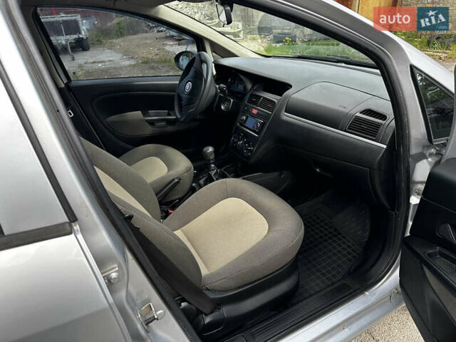 Серый Фиат Линеа, объемом двигателя 1.37 л и пробегом 262 тыс. км за 3600 $, фото 14 на Automoto.ua