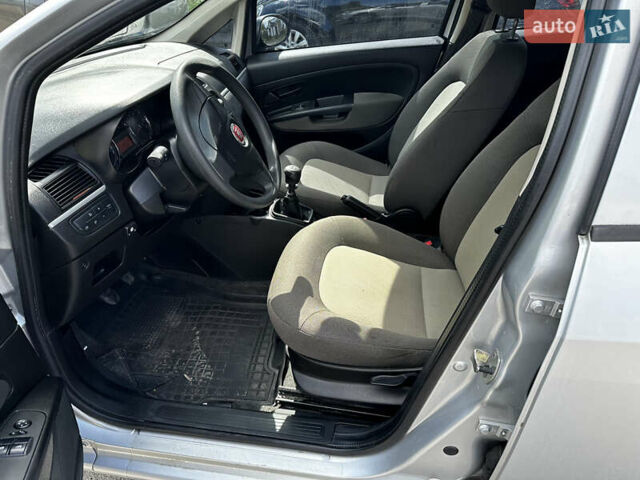 Серый Фиат Линеа, объемом двигателя 1.37 л и пробегом 262 тыс. км за 3600 $, фото 12 на Automoto.ua