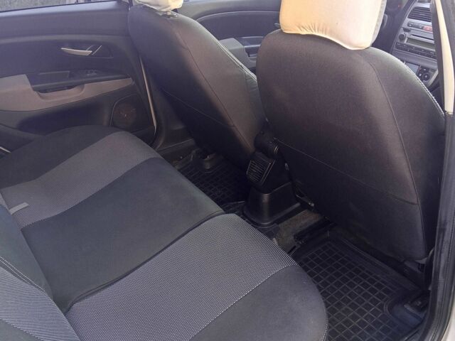 Серый Фиат Линеа, объемом двигателя 1.2 л и пробегом 254 тыс. км за 4600 $, фото 22 на Automoto.ua