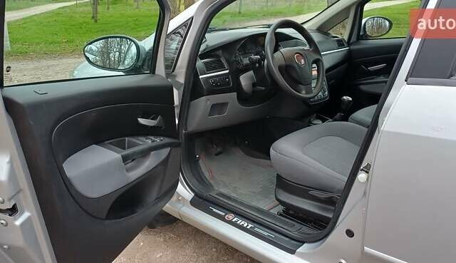 Сірий Фіат Лінеа, об'ємом двигуна 1.25 л та пробігом 53 тис. км за 7500 $, фото 6 на Automoto.ua