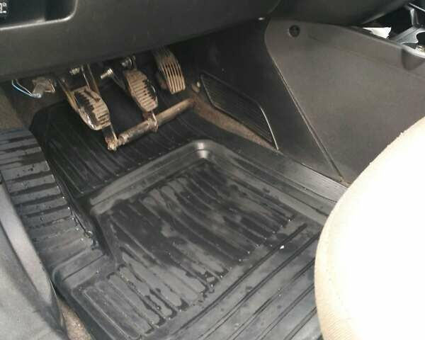 Сірий Фіат Лінеа, об'ємом двигуна 1.37 л та пробігом 189 тис. км за 1600 $, фото 8 на Automoto.ua