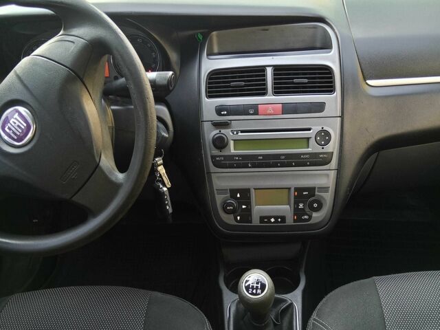 Серый Фиат Линеа, объемом двигателя 1.2 л и пробегом 254 тыс. км за 4600 $, фото 21 на Automoto.ua