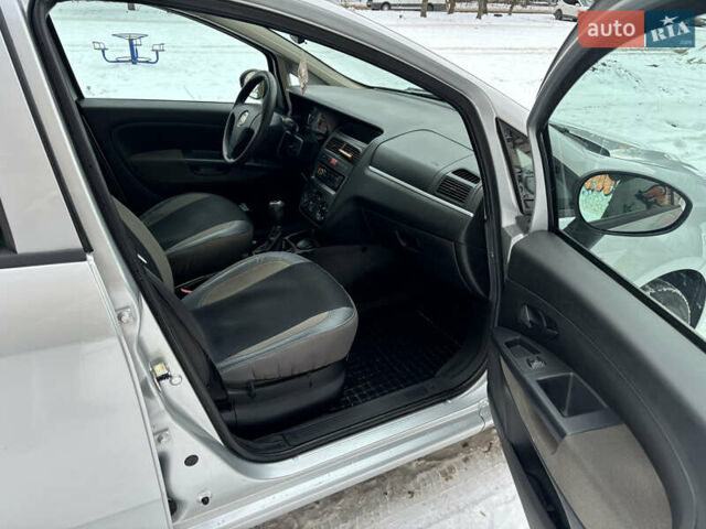 Серый Фиат Линеа, объемом двигателя 1.37 л и пробегом 235 тыс. км за 4500 $, фото 13 на Automoto.ua