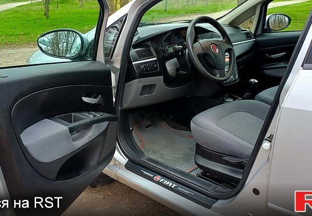 Серый Фиат Линеа, объемом двигателя 1.3 л и пробегом 53 тыс. км за 7700 $, фото 4 на Automoto.ua