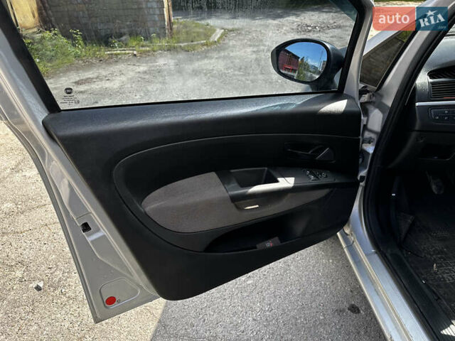 Серый Фиат Линеа, объемом двигателя 1.37 л и пробегом 262 тыс. км за 3600 $, фото 11 на Automoto.ua