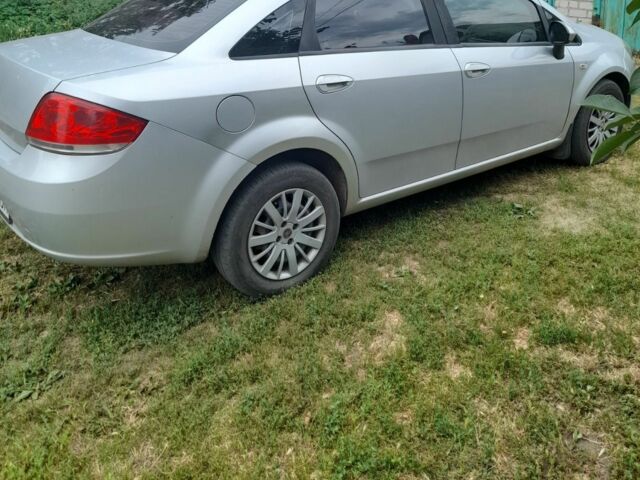 Серый Фиат Линеа, объемом двигателя 1.4 л и пробегом 200 тыс. км за 4200 $, фото 1 на Automoto.ua