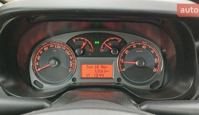 Серый Фиат Линеа, объемом двигателя 1.37 л и пробегом 54 тыс. км за 7700 $, фото 16 на Automoto.ua