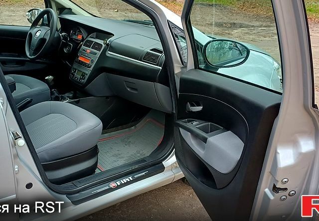 Серый Фиат Линеа, объемом двигателя 1.3 л и пробегом 53 тыс. км за 7700 $, фото 6 на Automoto.ua