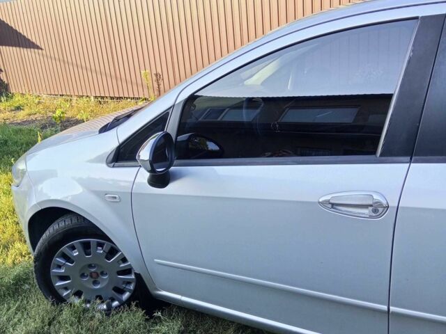 Серый Фиат Линеа, объемом двигателя 1.2 л и пробегом 254 тыс. км за 4600 $, фото 13 на Automoto.ua