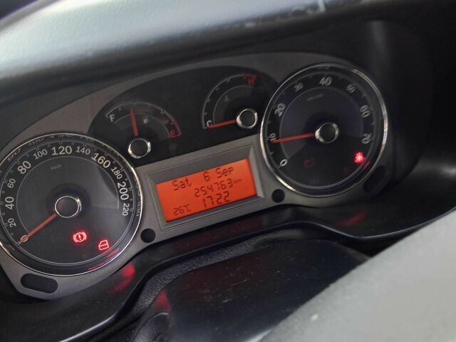 Серый Фиат Линеа, объемом двигателя 1.2 л и пробегом 254 тыс. км за 4600 $, фото 18 на Automoto.ua