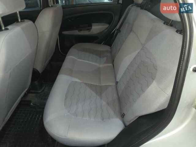 Сірий Фіат Лінеа, об'ємом двигуна 1.37 л та пробігом 113 тис. км за 6500 $, фото 18 на Automoto.ua