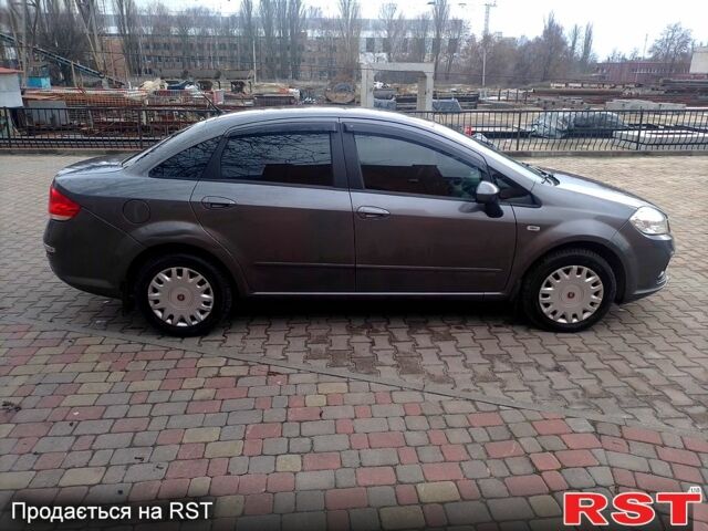 Серый Фиат Линеа, объемом двигателя 1.2 л и пробегом 138 тыс. км за 5400 $, фото 2 на Automoto.ua