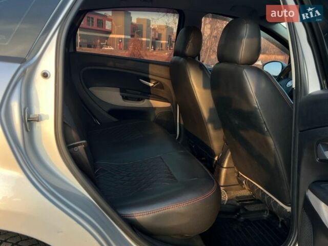 Сірий Фіат Лінеа, об'ємом двигуна 1.25 л та пробігом 159 тис. км за 5200 $, фото 15 на Automoto.ua