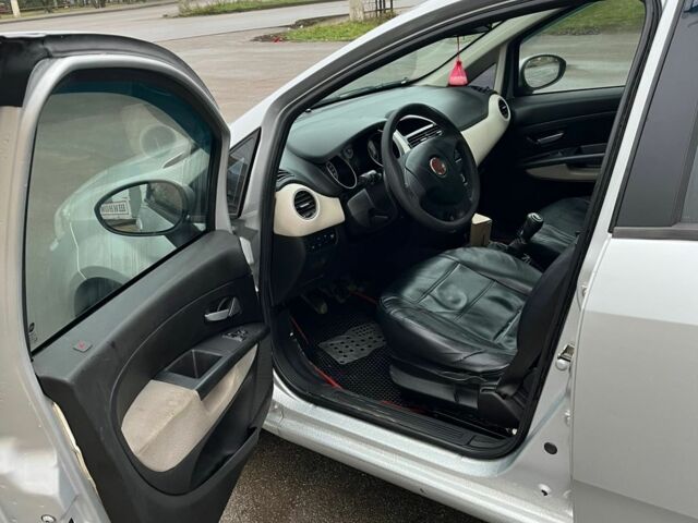 Серый Фиат Линеа, объемом двигателя 1.4 л и пробегом 280 тыс. км за 4500 $, фото 5 на Automoto.ua