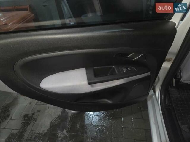 Сірий Фіат Лінеа, об'ємом двигуна 1.37 л та пробігом 113 тис. км за 6500 $, фото 19 на Automoto.ua