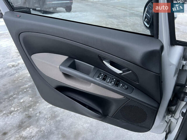 Сірий Фіат Лінеа, об'ємом двигуна 1.25 л та пробігом 159 тис. км за 5300 $, фото 15 на Automoto.ua