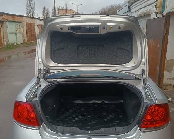 Серый Фиат Линеа, объемом двигателя 1.37 л и пробегом 180 тыс. км за 490 $, фото 31 на Automoto.ua