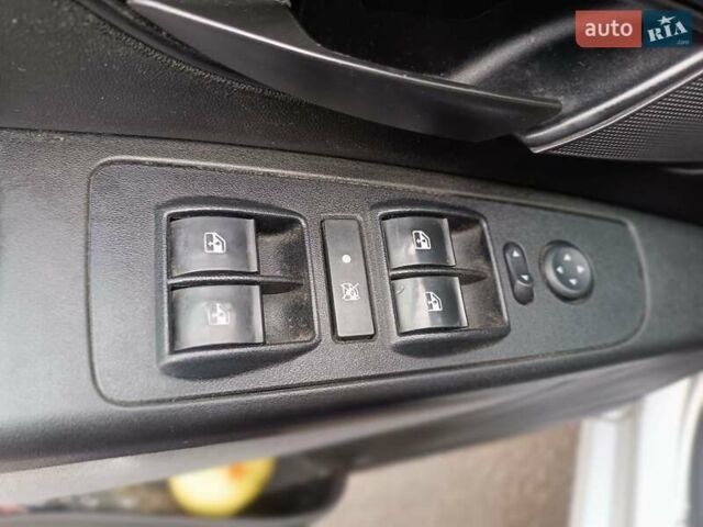 Серый Фиат Линеа, объемом двигателя 1.37 л и пробегом 180 тыс. км за 490 $, фото 35 на Automoto.ua