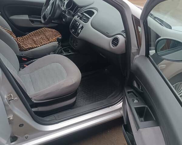 Серый Фиат Линеа, объемом двигателя 1.37 л и пробегом 180 тыс. км за 490 $, фото 18 на Automoto.ua