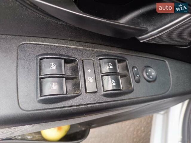 Серый Фиат Линеа, объемом двигателя 1.37 л и пробегом 180 тыс. км за 490 $, фото 25 на Automoto.ua