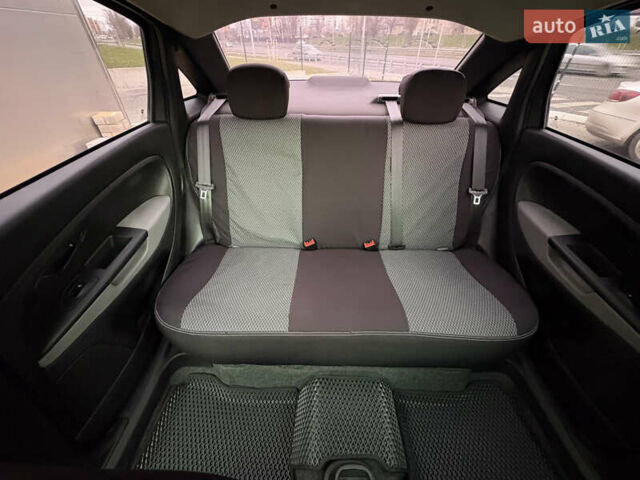 Сірий Фіат Лінеа, об'ємом двигуна 1.37 л та пробігом 182 тис. км за 6900 $, фото 8 на Automoto.ua